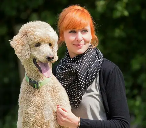 Annika van Veen mit hund