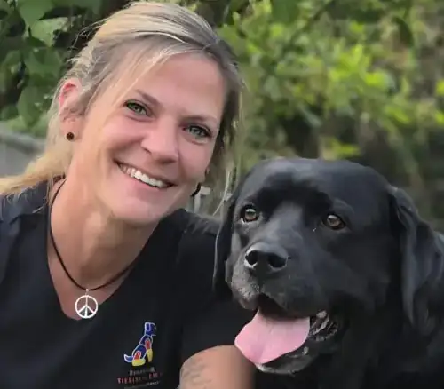 Janine Gutknecht mit hund